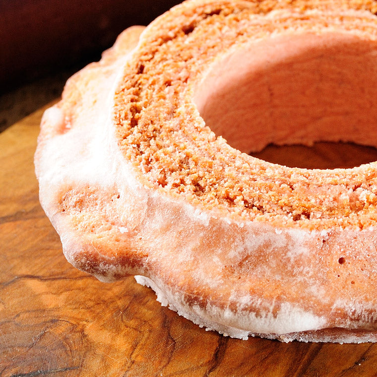 【送料込み】 神戸港町苺トリュフバウム 御歳暮 お歳暮 冬ギフト クリスマス スイーツ ギフト 洋菓子 お菓子 焼き菓子 御礼 内祝い プレゼント バームクーヘン  バウムクーヘン