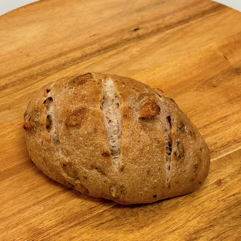 【単品】全粒粉入り国産小麦のくるみパン1個