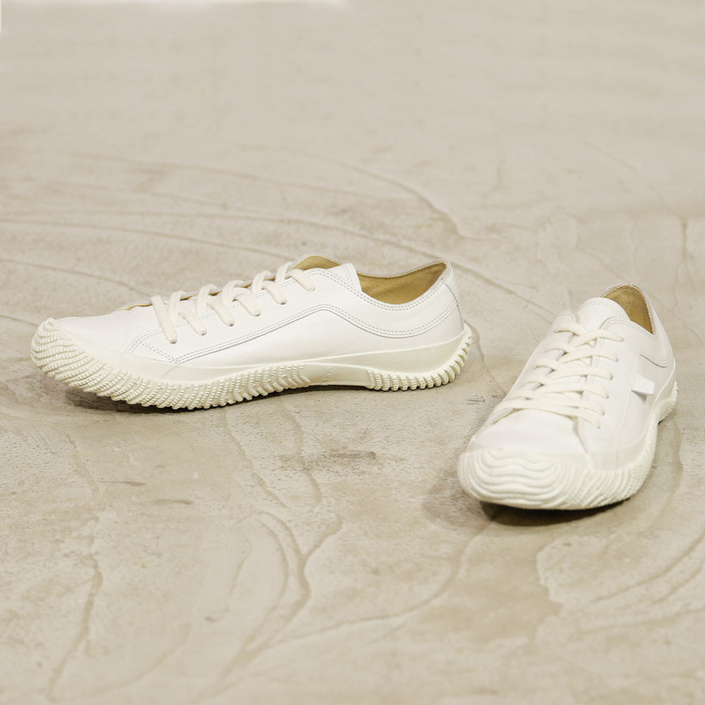 【SPINGLE スピングル SP-110】カンガルーレザースニーカーの定番品　◆サッカーや野球のスパイクにも使われるカンガルーレザーを使用し、疲れにくく感じるほどの履き心地！※ 靴 日本製ハンドメイドスニーカー サイズ交換可能 スピングル