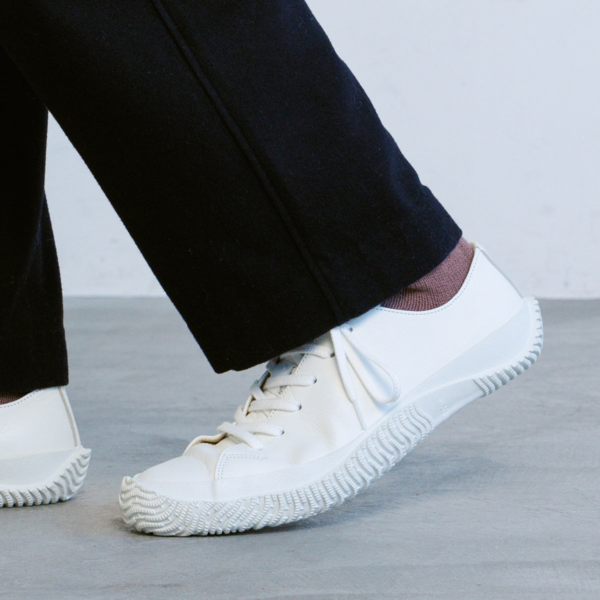 【SPINGLEスピングル SP-111IL】柔らかな牛革仕様のシンプルデザイン ◆老若男女問わずおすすめの牛革ベーシックモデル　※ 靴 日本製ハンドメイドスニーカー サイズ交換可能 スピングル