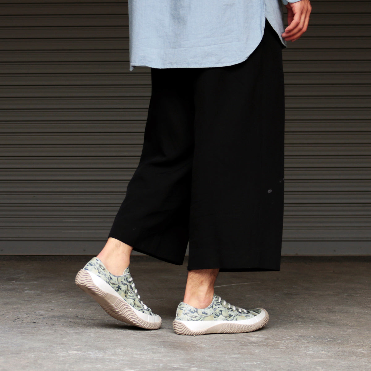 【スピングルムーヴ SPM-101HOKUSAI】◆葛飾北斎の『富嶽三十六景 神奈川沖浪裏』をモザイク調にデザインしたレザースニーカー　　※ 靴 日本製ハンドメイドスニーカー サイズ交換可能 スピングル