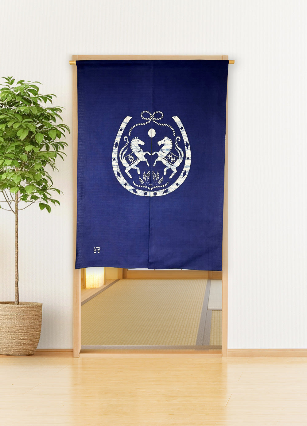 本ろうけつ染め干支のれん 2029年 午(うま)約巾85cmｘ 120cm丈　綿100％　　　　＊受注生産(12月中旬より発送予定)