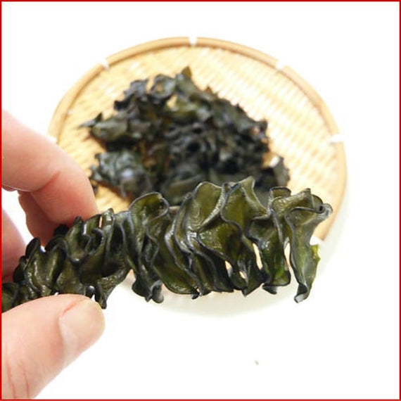 芽かぶっ子（わかめの根株乾燥食品）