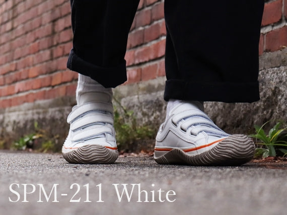 【ベルクロタイプで足に合わせてピッタリフィット！靴紐タイプにはない脱ぎ履きのしやすさで優しい履き心地のスニーカー】SPINGLE MOVE SPM-211 White 靴 日本製ハンドメイドスニーカー サイズ交換可能 スピングルムーヴ