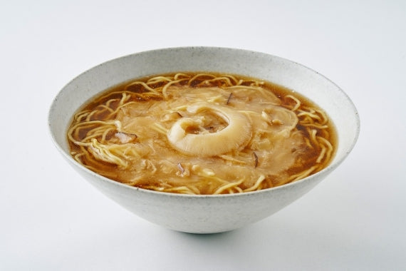 ふかひれラーメン【醤油味】　1食　山海の食材をふんだんに使用し、じっくり煮込んだスープと風味豊かなストレート細麺