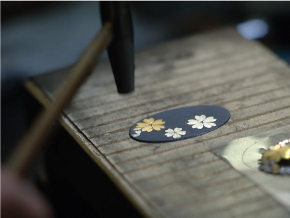 京象嵌 ミッキー／本漆塗り小物入れ〈ミッキーと桜〉 | 47CLUB – 名産