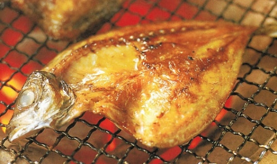 無添加・天日干し【愛媛八幡浜産】ピチピチ朝獲れ鮮魚の一夜干し８枚セット